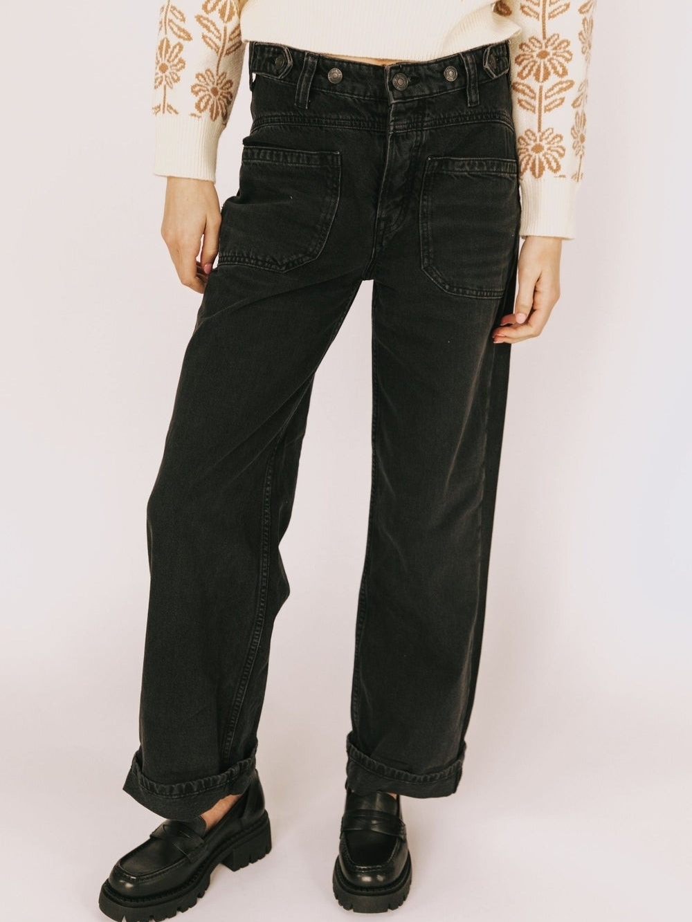 We The Free Palmer Cuffed Wide Leg Jeans Black Denim Sz 25 Mid Rise Relaxed Fit
